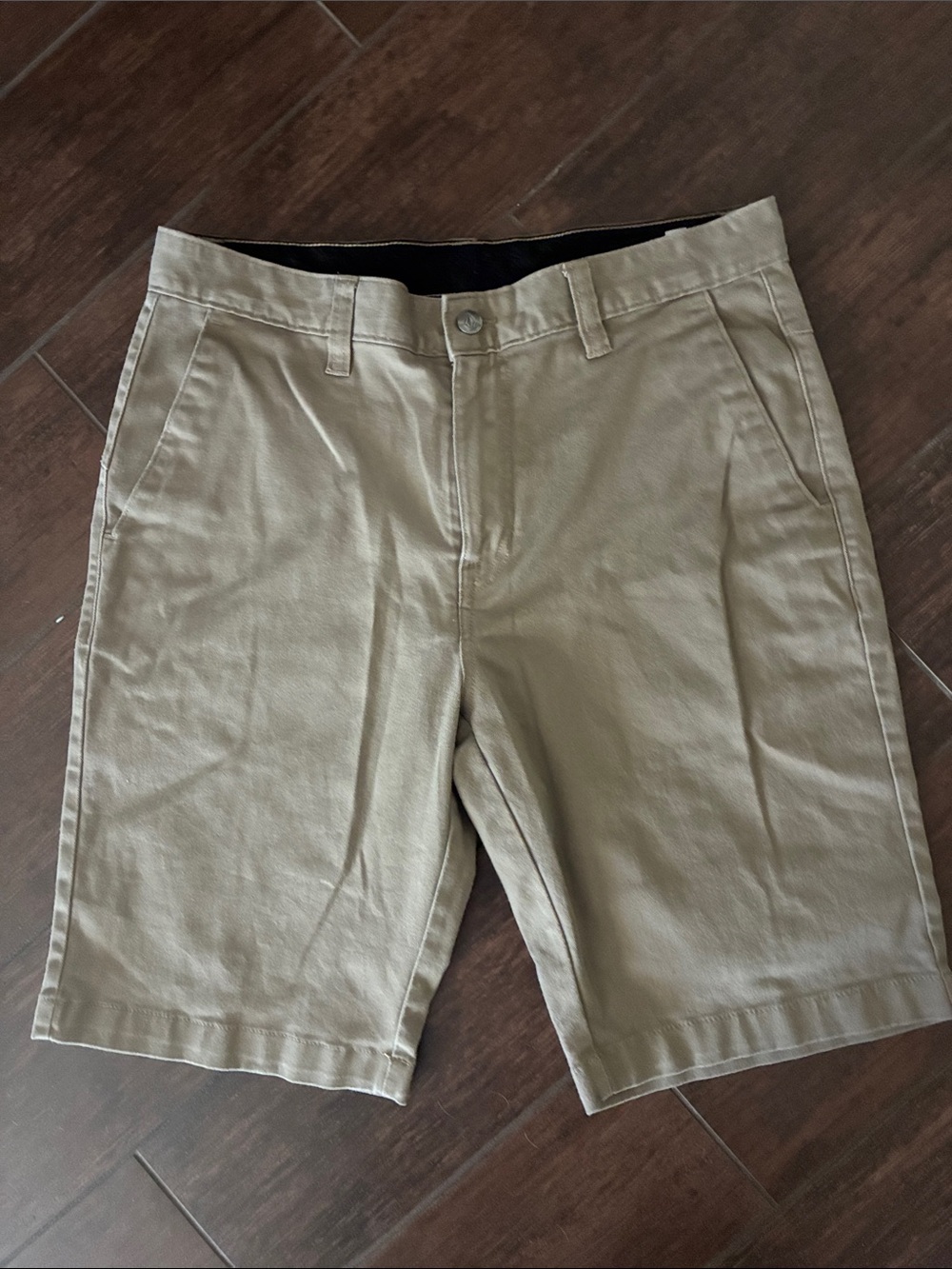 Used Men's Khaki Volcom Shorts - Lightweight Summer Staple. Men’s 32”